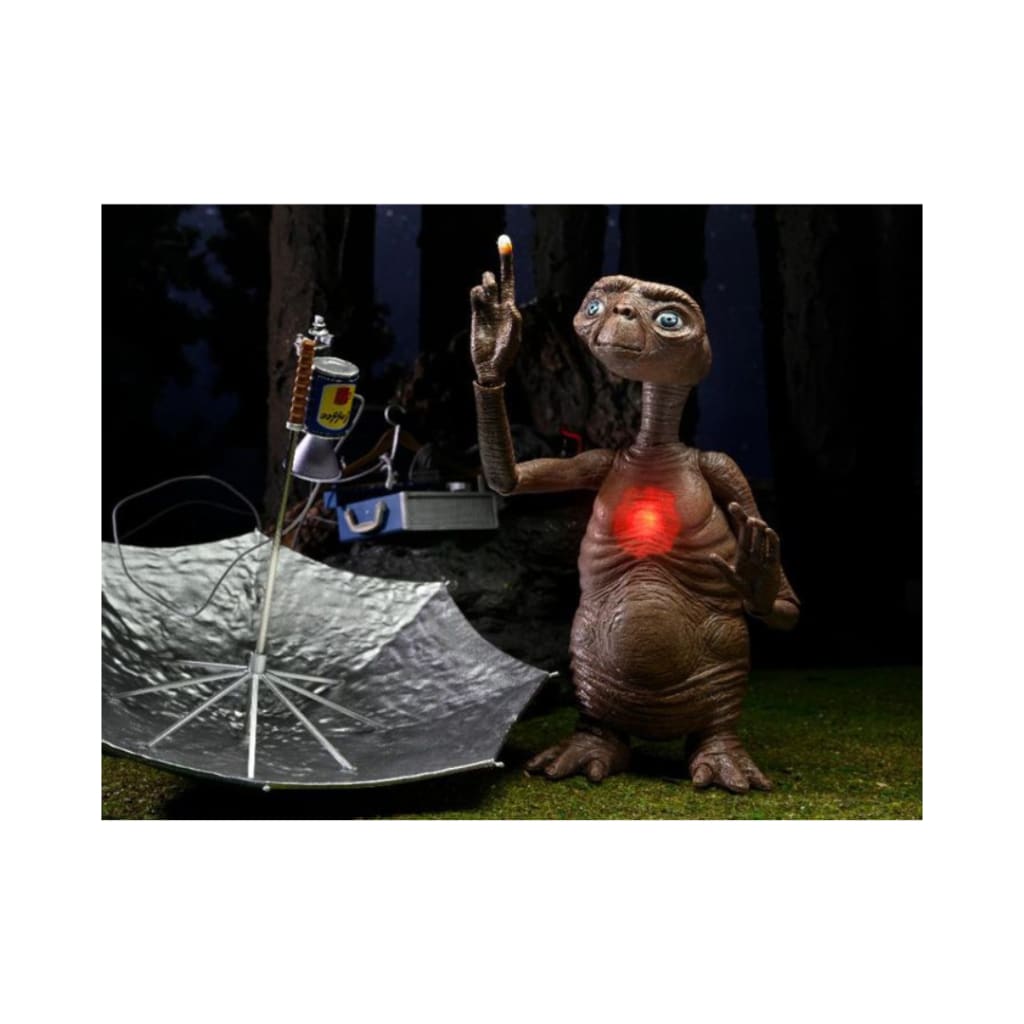E.T. The Extra-Terrestrial 40th Anniversary Ultimate NECA