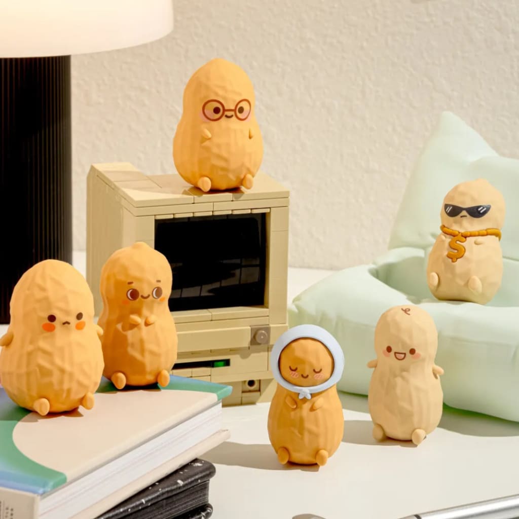 Smoko Peanut Familia Blind Box Figure