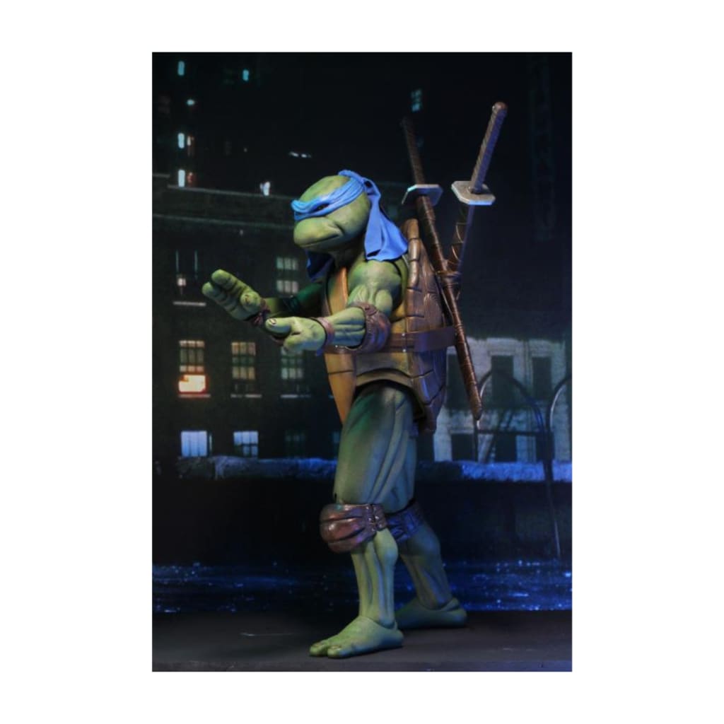 TMNT (1990 Movie) Leonardo 1/4 Scale Figure - Toy